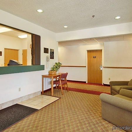 Wamego Inn And Suites Интериор снимка