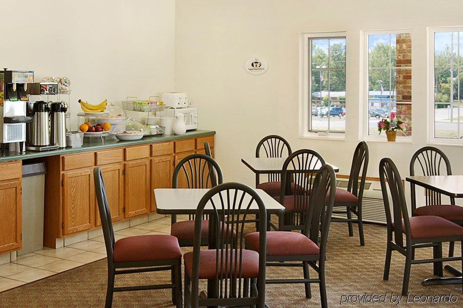 Wamego Inn And Suites Ресторант снимка